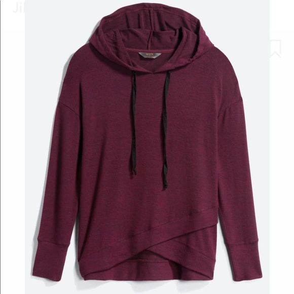 Jillie Tulip Hem Knit Hoodie‎ - Picture 2 of 8